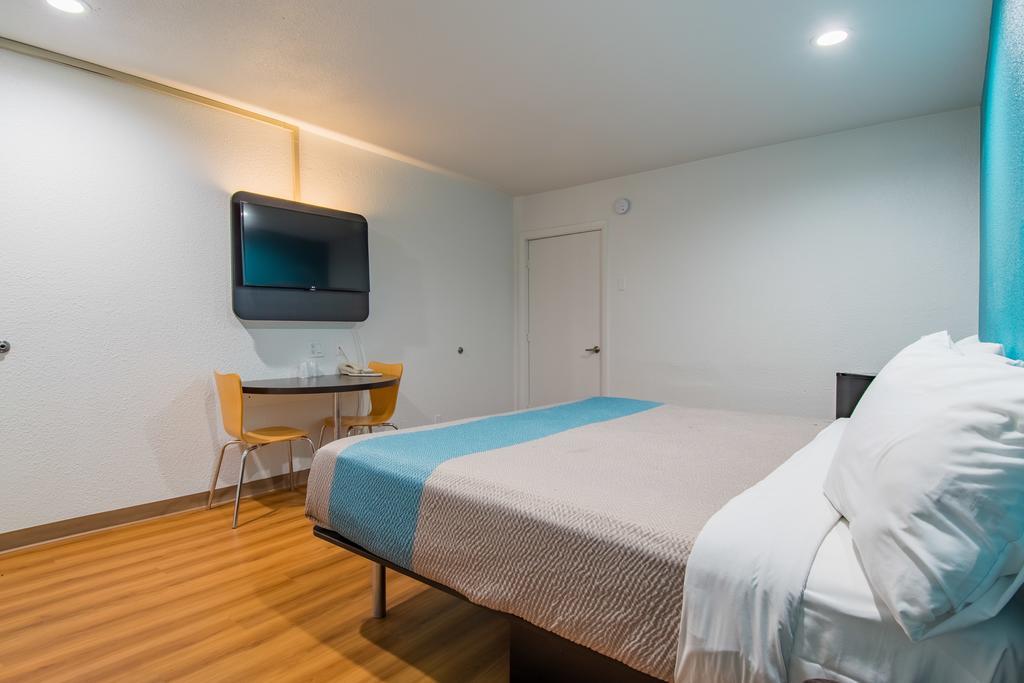 Motel 6-San Bernardino, Ca - Downtown الغرفة الصورة