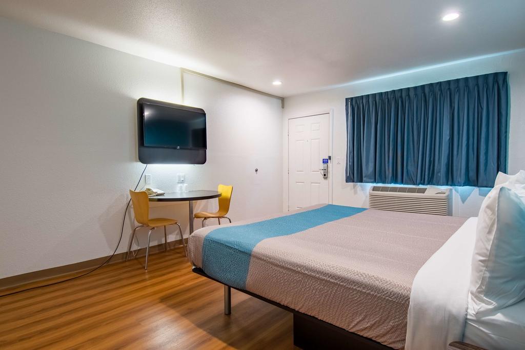 Motel 6-San Bernardino, Ca - Downtown المظهر الخارجي الصورة
